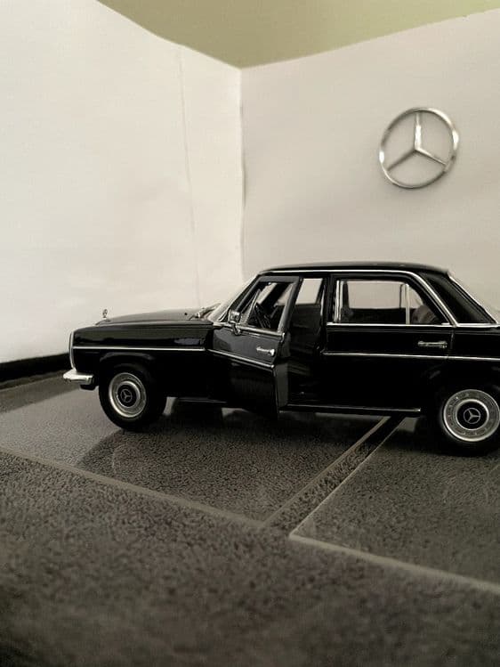 Mercedes benz w111 coupe original 1:24 modelcar — 3