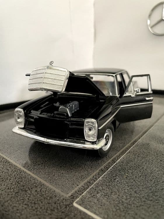 Mercedes benz w111 coupe original 1:24 modelcar — 5