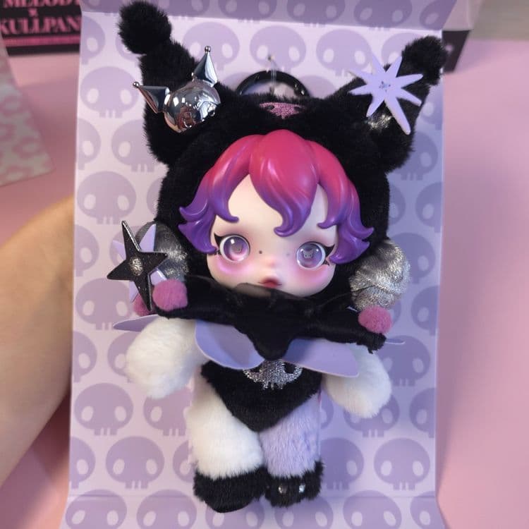 Оригинал Popmart Куроми Sanrio x Skullpanda брелок blindbox — 3