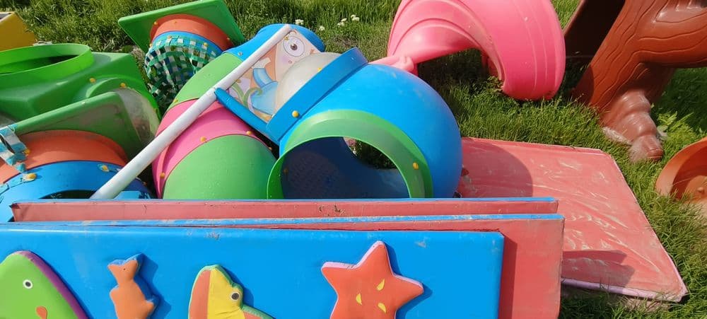 Аттракционы детская игровая площадка зона горка лошадки карусель пушка — 7