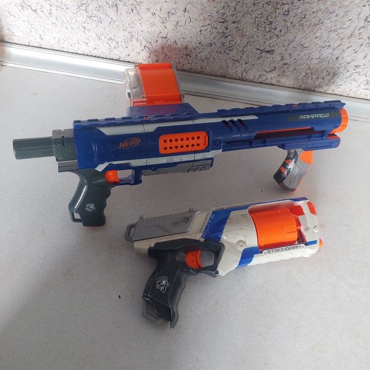 Nerf blasterlar rampage va strong arm — 1