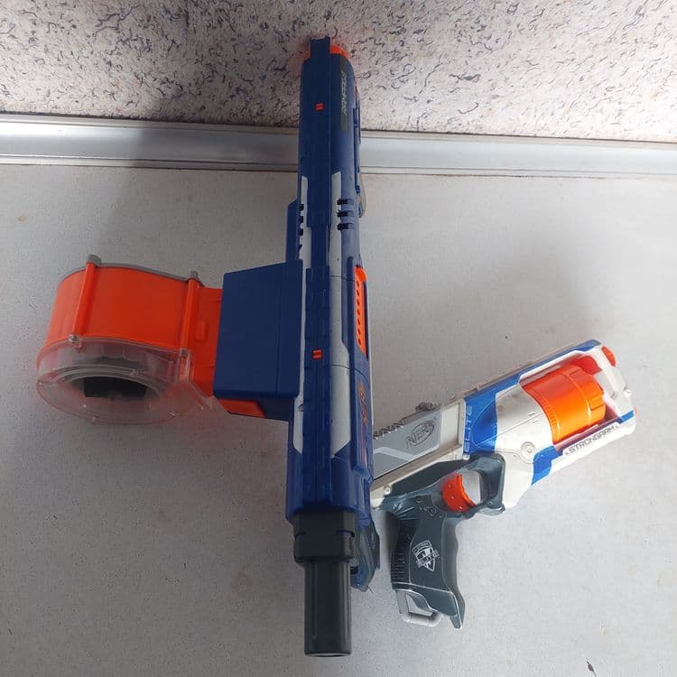 Nerf blasterlar rampage va strong arm — 2