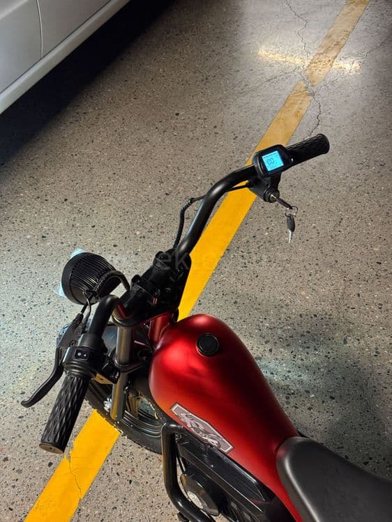Детский мотоцикл Harley 24V 250W до 34 км/ч Bluetooth кожаное сиденье — 4