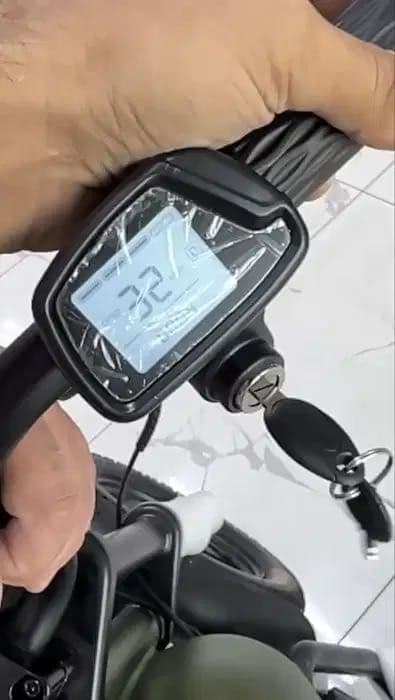 Детский мотоцикл Harley 24V 250W до 34 км/ч Bluetooth кожаное сиденье — 8