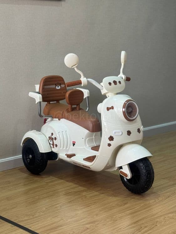 Детский мотоцикл Vespa 12V с музыкой, 3-6 лет, до 30 кг — 3