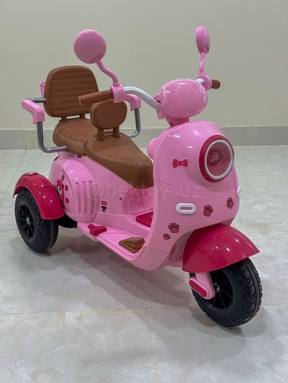 Детский мотоцикл Vespa 12V с музыкой, 3-6 лет, до 30 кг — 8