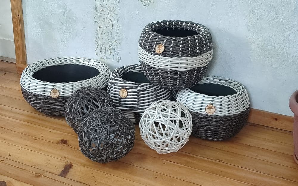 Кашпо из искусственного ротанга — 2