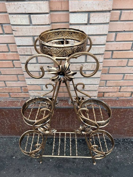 Gul podstavka. Gullar uchun — 2