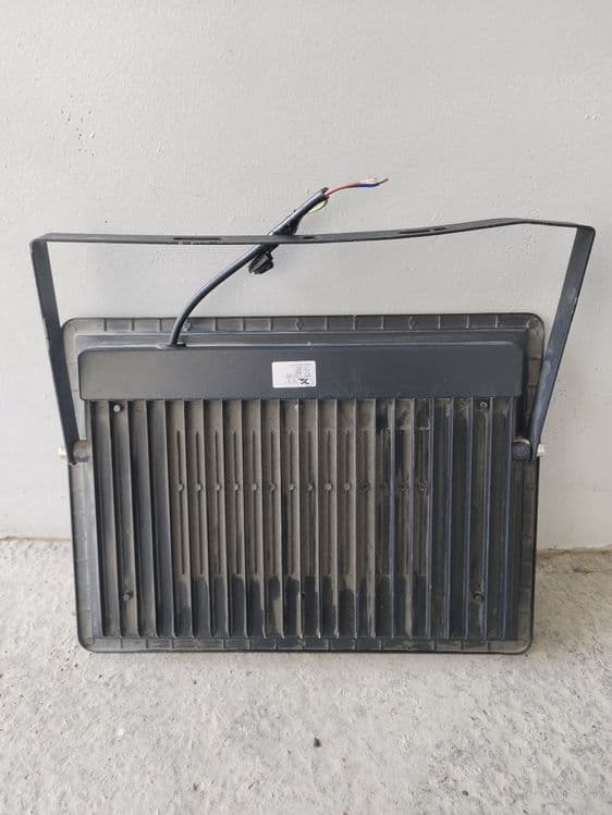 Продаётся прожектор 200w — 3