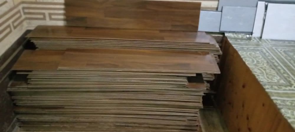 Laminat pol sotiladi — 2