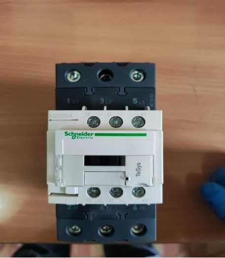 Контактор переменного тока Schneider D50AM7C(220V) — 2