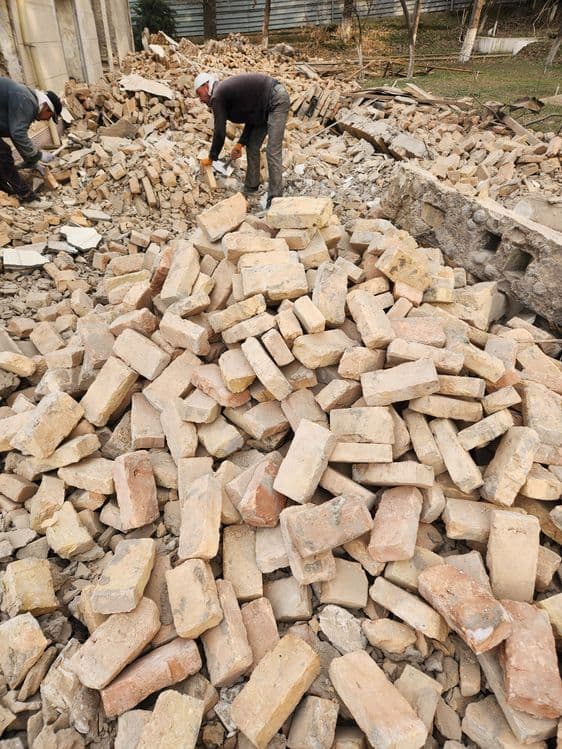 Pishgan gisht bor kirpich 500 somdan dastavka bor xolati zor — 10