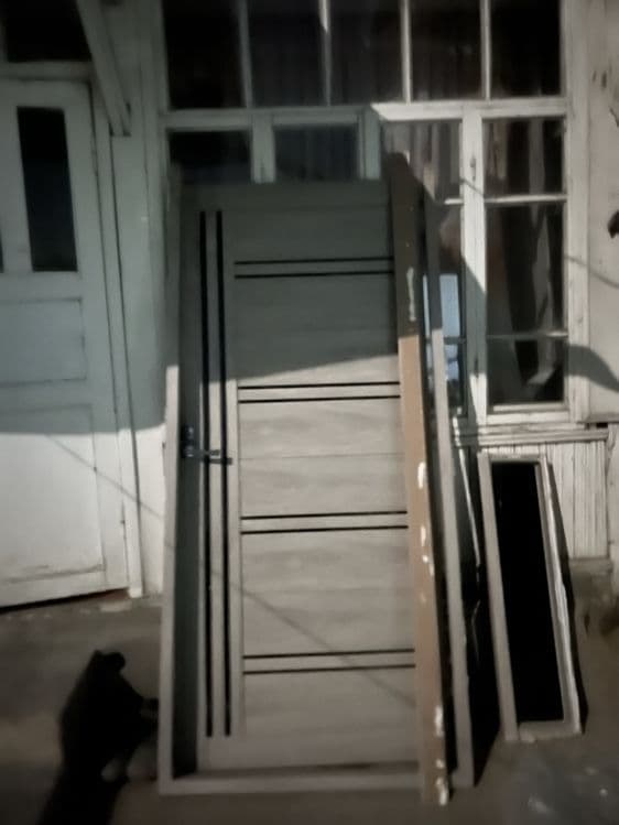Eshik srochna sotiladi — 2