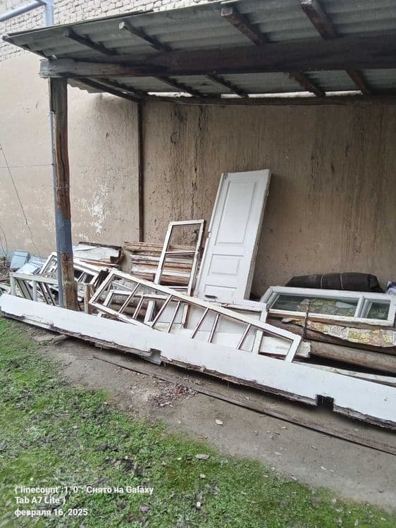 Деревянные рамы и дверь — 1