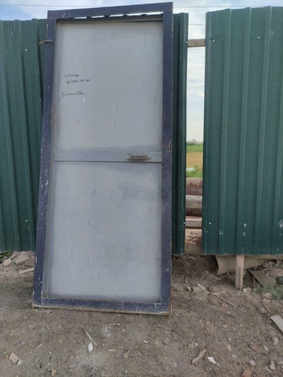 B/u Darvozalar sotiladi 2.4m X 2.4m. 7-mikr.tarafda — 3