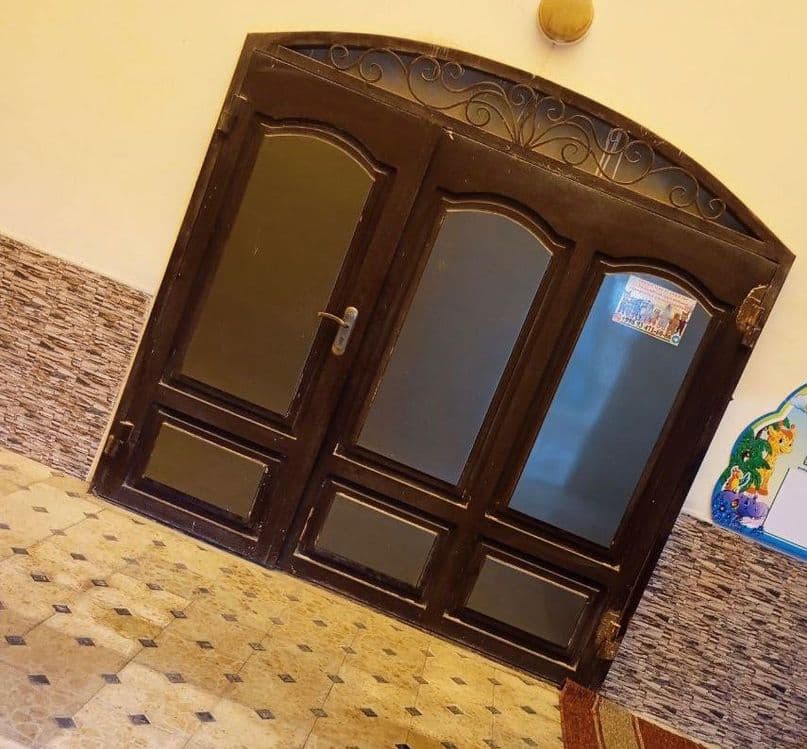 Дарвоза сотилади — 1