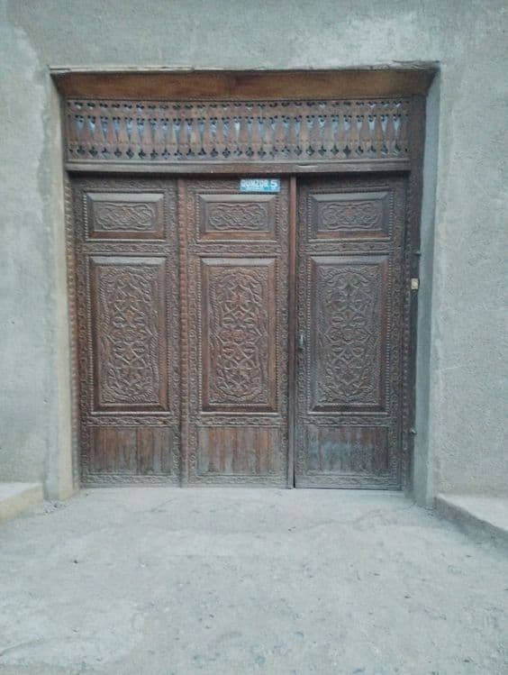Yog'ochdan yasalgan darvoza sotiladi — 1
