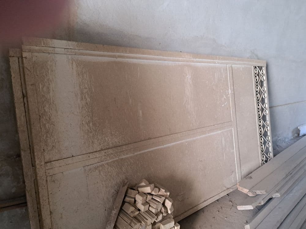 Темир дарвоза ёгочдан ромлар сотилади — 3
