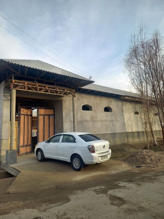 Temir  Darvoza sotiladi boyi 3.50 metr eni 3 metr  orqasi turbali — 1