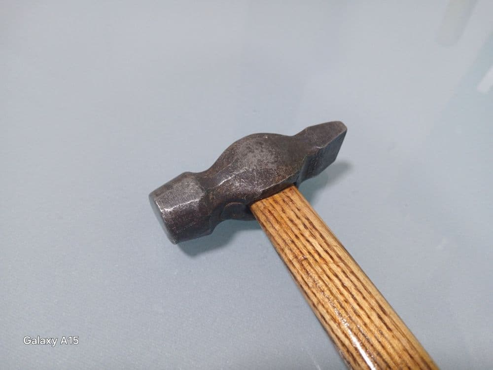 продам маленький молоток — 1