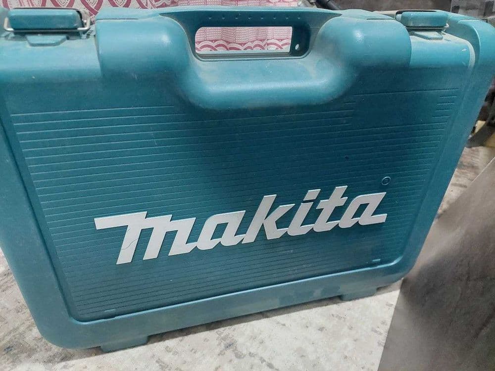 Перфоратор MAKITA HR 3200 - НОВЫЙ — 2