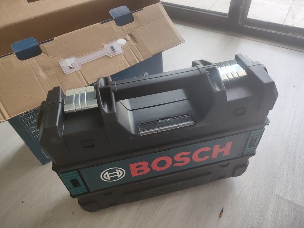 BOSCH профессиональный лазерный уровень. — 1