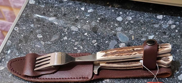 Подарочный набор нож с вилкой, ручки из кости, кожаный чехол — 2