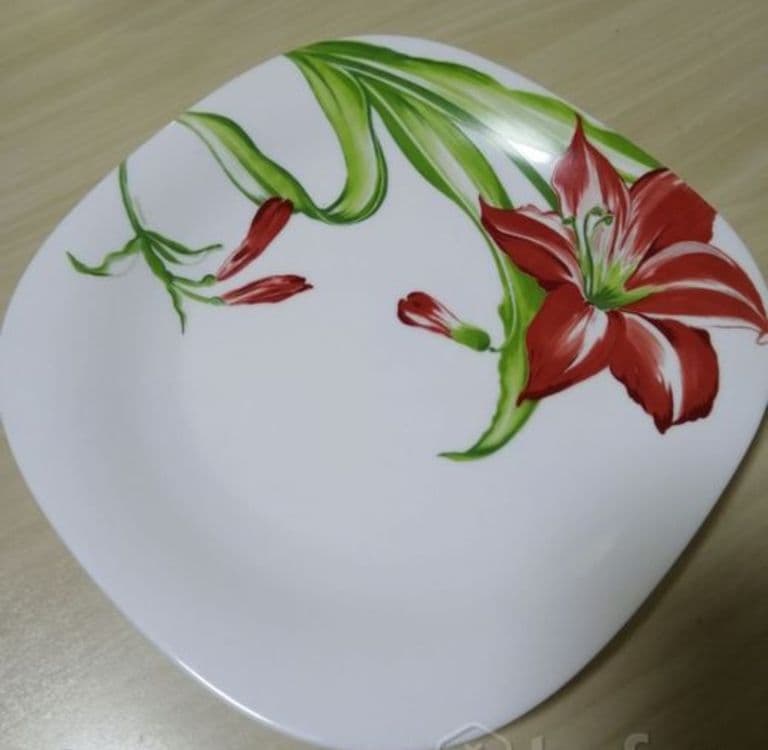 Продаётся новый французский сервис Luminarc столовый — 2