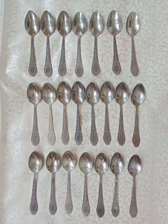Супница , блюдо , ляган , молочник , соусник , ложки , ножи СССР — 6