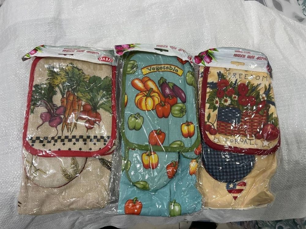 Для кухни набор фартук, прихватка и перчатка — 1