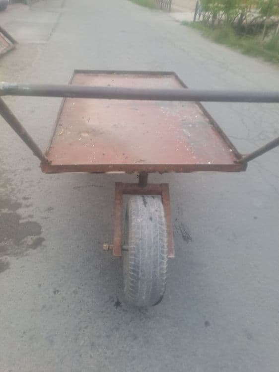 Уч гилдираклик араба сотилади . — 2