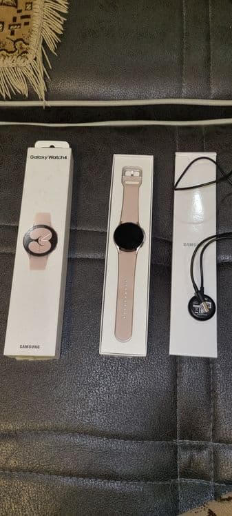 Продаю Galaxy watch 4 — 1