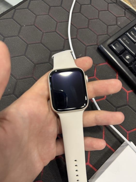 Apple Watch SE 3 44mm Starlight — 3