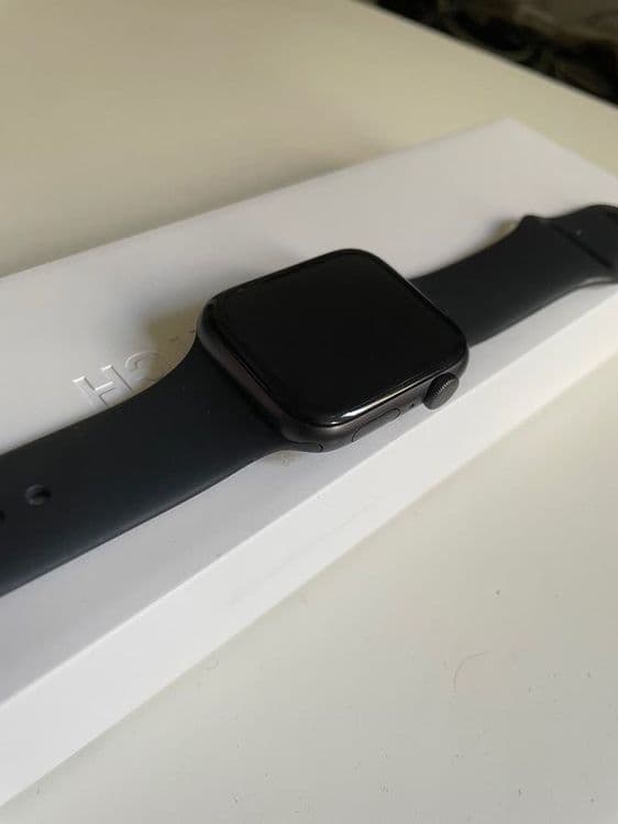 Apple watch 9 45 mm LTE — 1