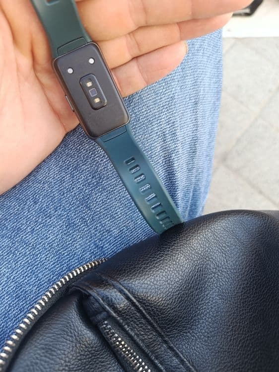 Продам Фитнес-браслет Huawei Band 6 — 2