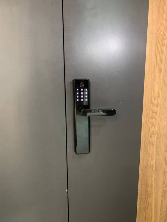 Eshik uchun aqlli smart qulflar. Умные замки. Умный замок. Aqlli zamok — 12