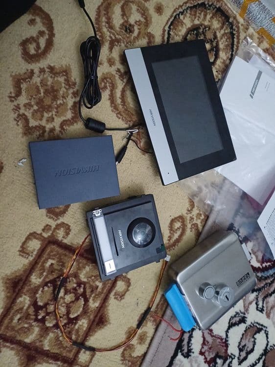 Elektonni zamok Aqilli zamok bor — 1