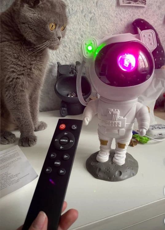 Ночник проектор Космонавт звездное небо — 2
