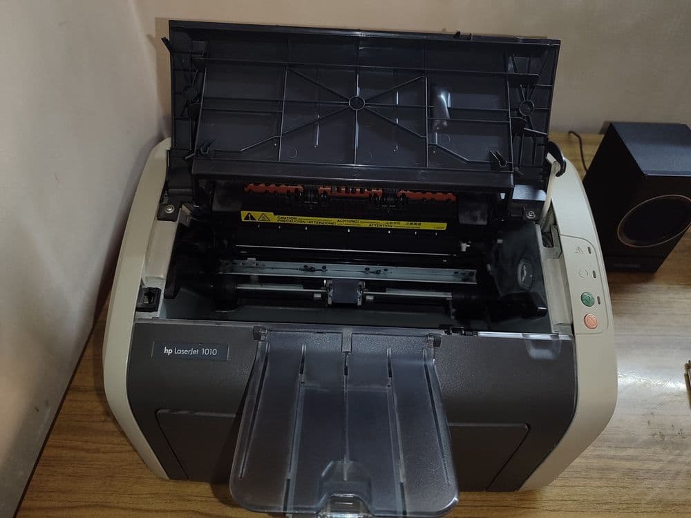 HP 1010 katridj + zapchasga yena 1010 — 2