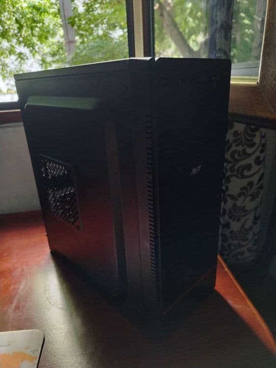 Holati A'lo bolgan personalniy  computer sotiladi. — 4