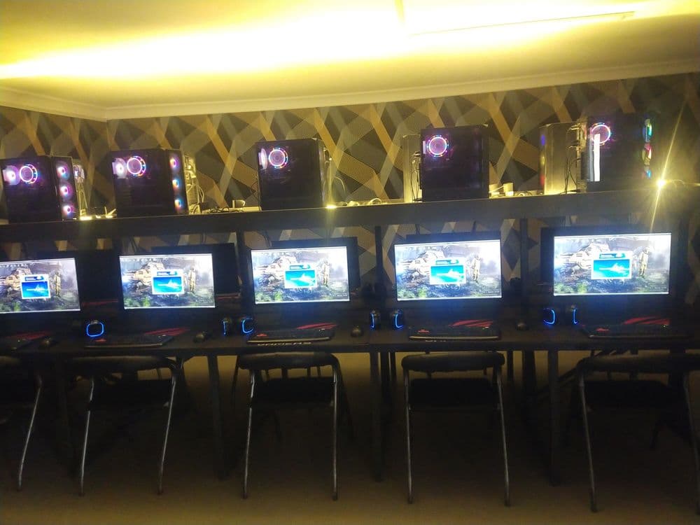 10ta kompyuter 1ta server bilan — 8