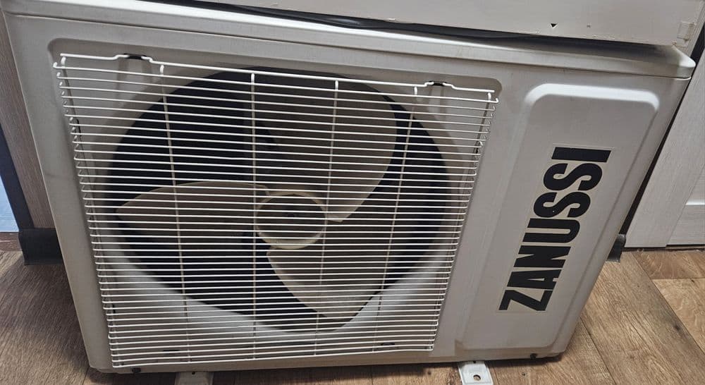 Кондиционер Zanussi 12. В рабочем состоянии — 2