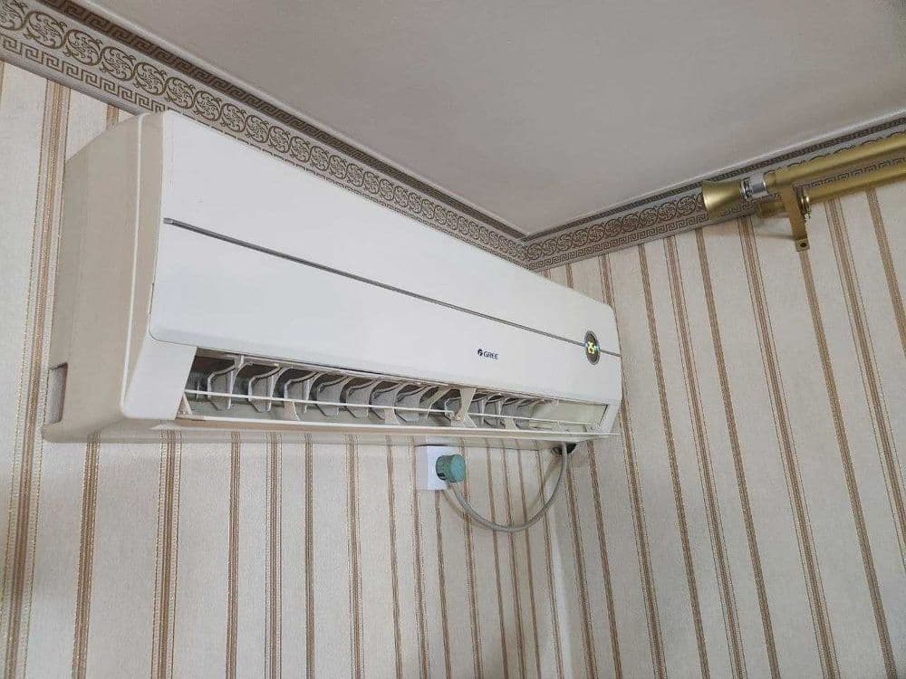 кондиционер продаётся GREE 18