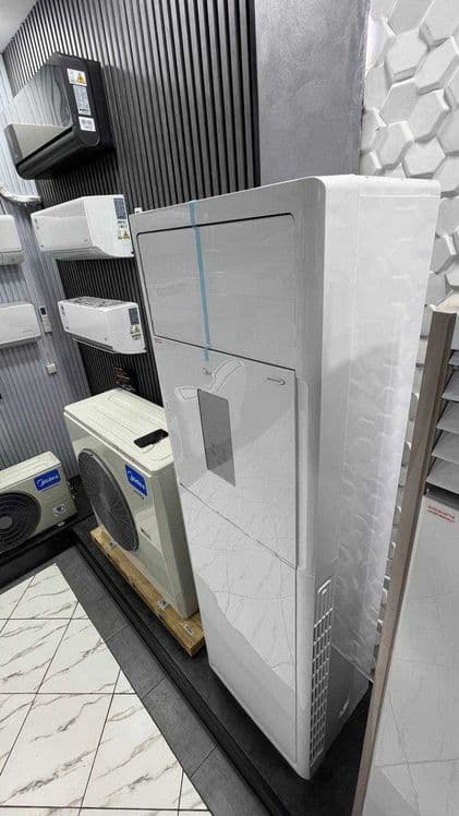 Midea колонный кондиционери FST INV — 48,000 Btu / 220V / Инвертер — 2