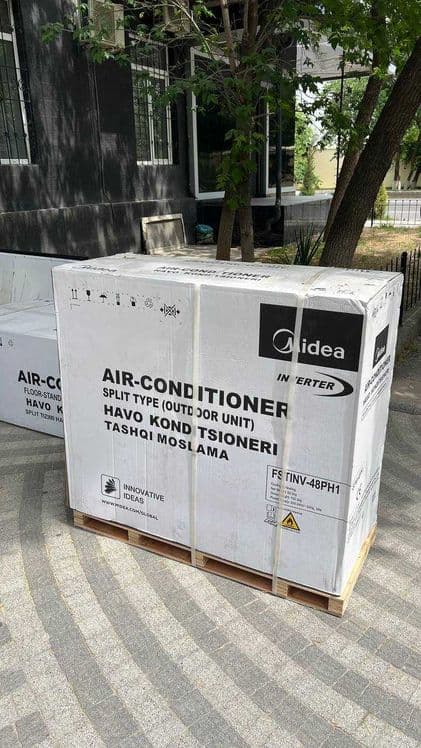Midea колонный кондиционери FST INV — 48,000 Btu / 220V / Инвертер — 4