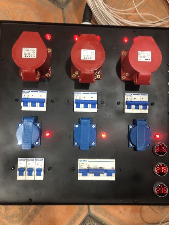 Power box 380V-220V 5-32A — 3