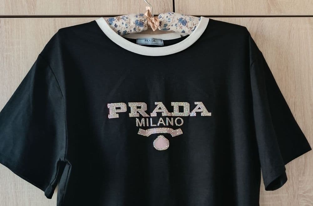 Женская нарядная футболка Prada — 1