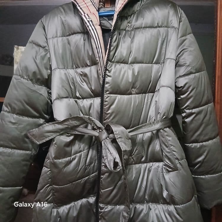 Jenskiy balonniy kurtka sotiladi. Fendi. — 9