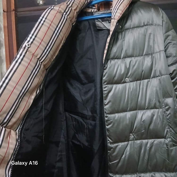Jenskiy balonniy kurtka sotiladi. Fendi. — 13