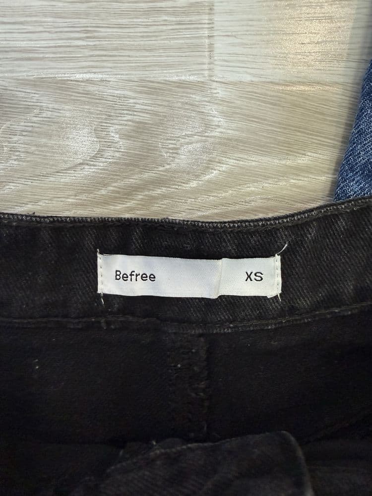 Женские джинсы 2 штуки фирменные Zara и Befree размер ХС-С — 2